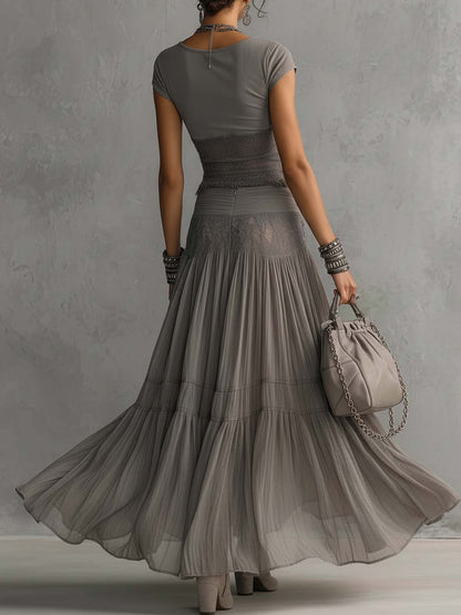 Christine | Conjunto top gris con paneles de encaje y falda larga plisada