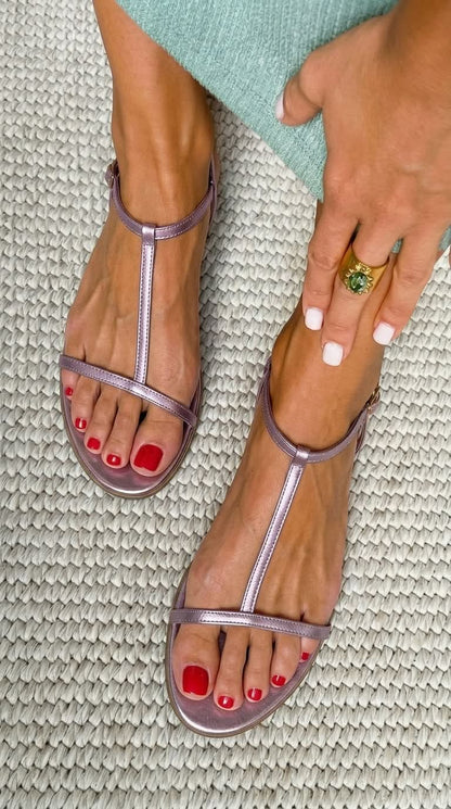 Sandalias metalizadas de verano planas con tira en T