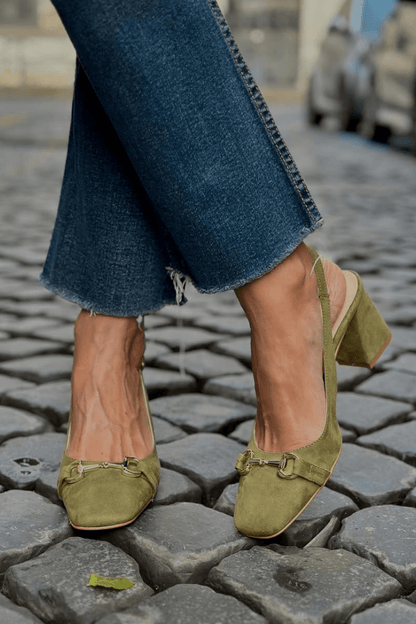 Tacones de bloque slingback en ante color oliva