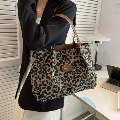 Adele · Bolso espacioso de leopardo y refinado