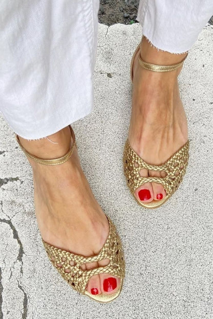 Sandalias planas con recortes entrelazados elegantes, de puntera abierta, con correa al tobillo