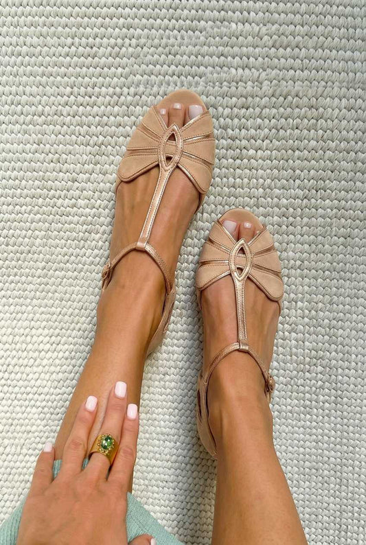 Sandalias peep-toe retro con correa en T