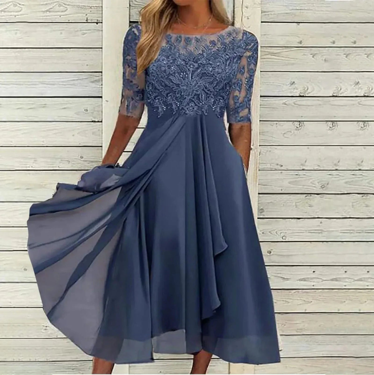 Renata · Vestido etéreo de encaje