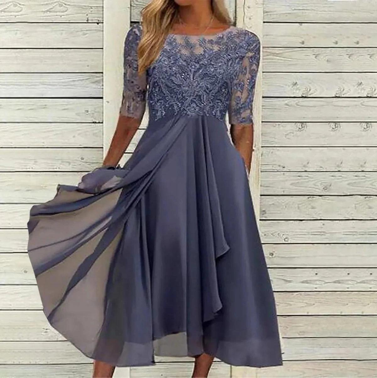 Renata · Vestido etéreo de encaje
