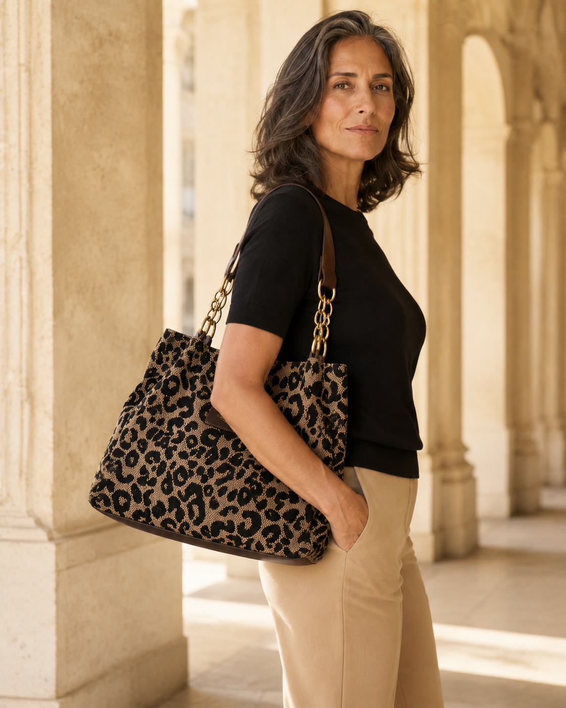 Adele · Bolso espacioso de leopardo y refinado