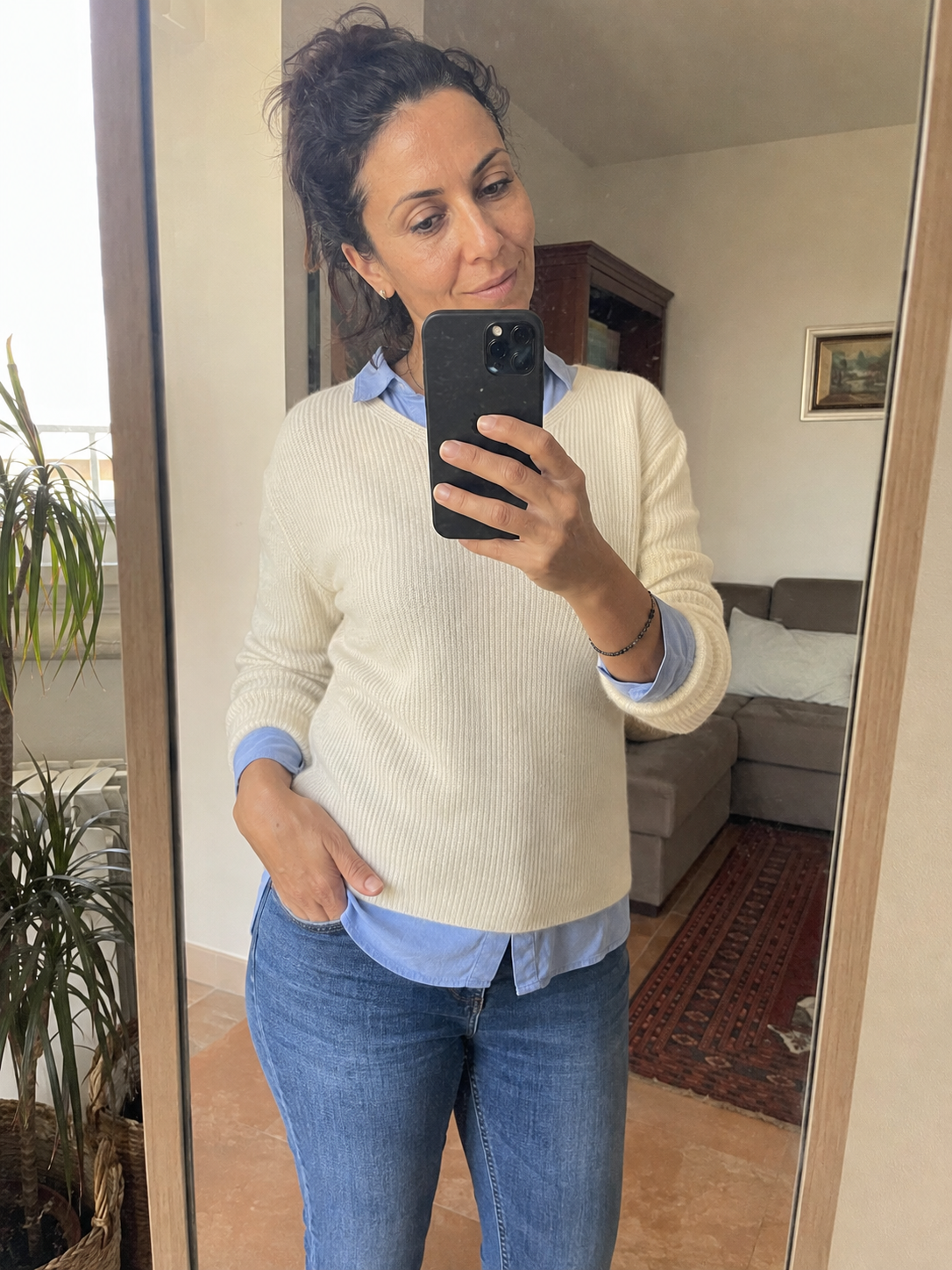 Foto de cliente simulada: prenda superior de mujer