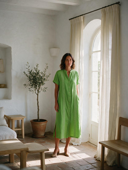 Ángeles · Vestido Midi de Lino con Cuello Mao — Verde, modelo vista frontal