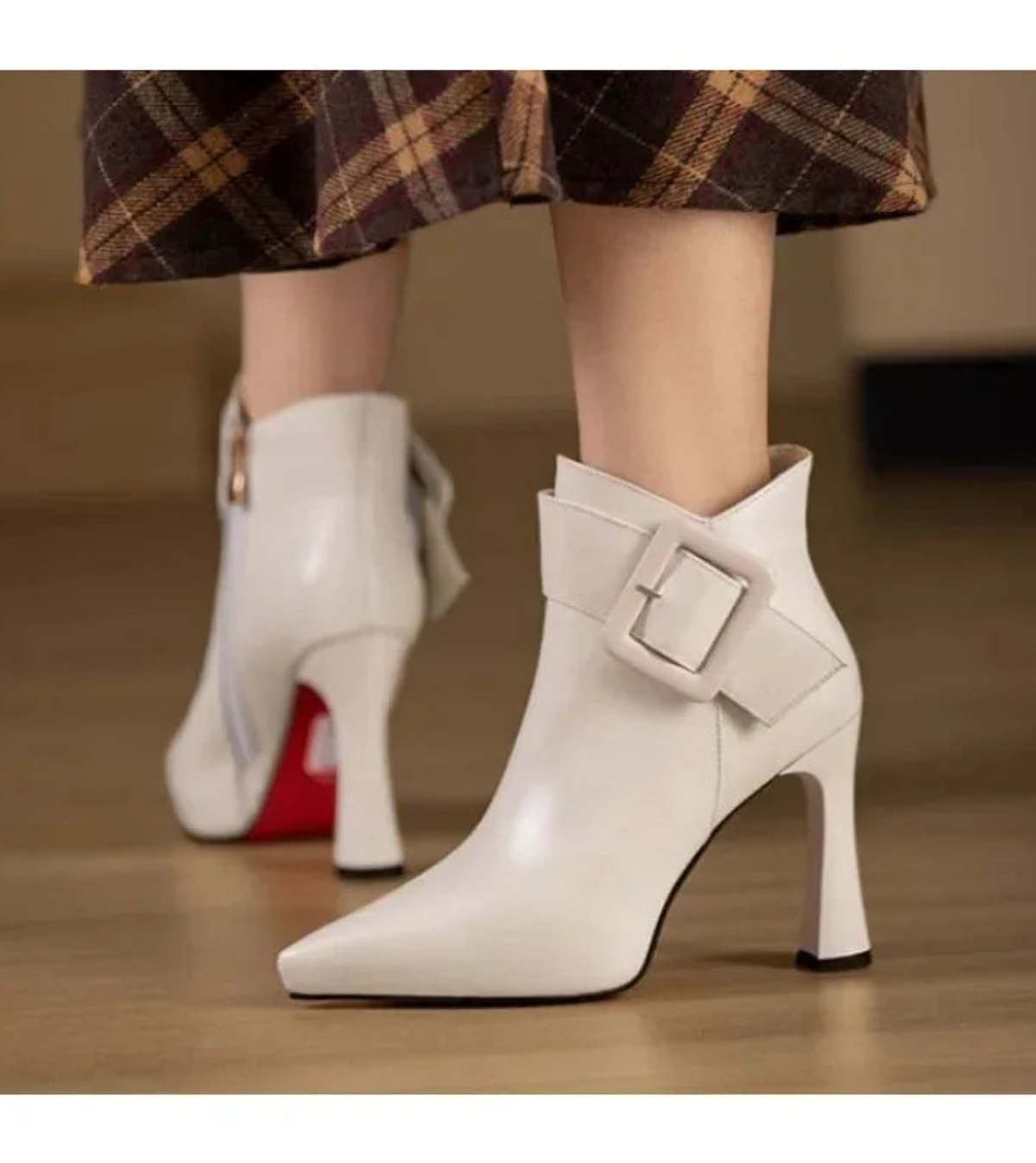 Botines Sofía marfil puestos