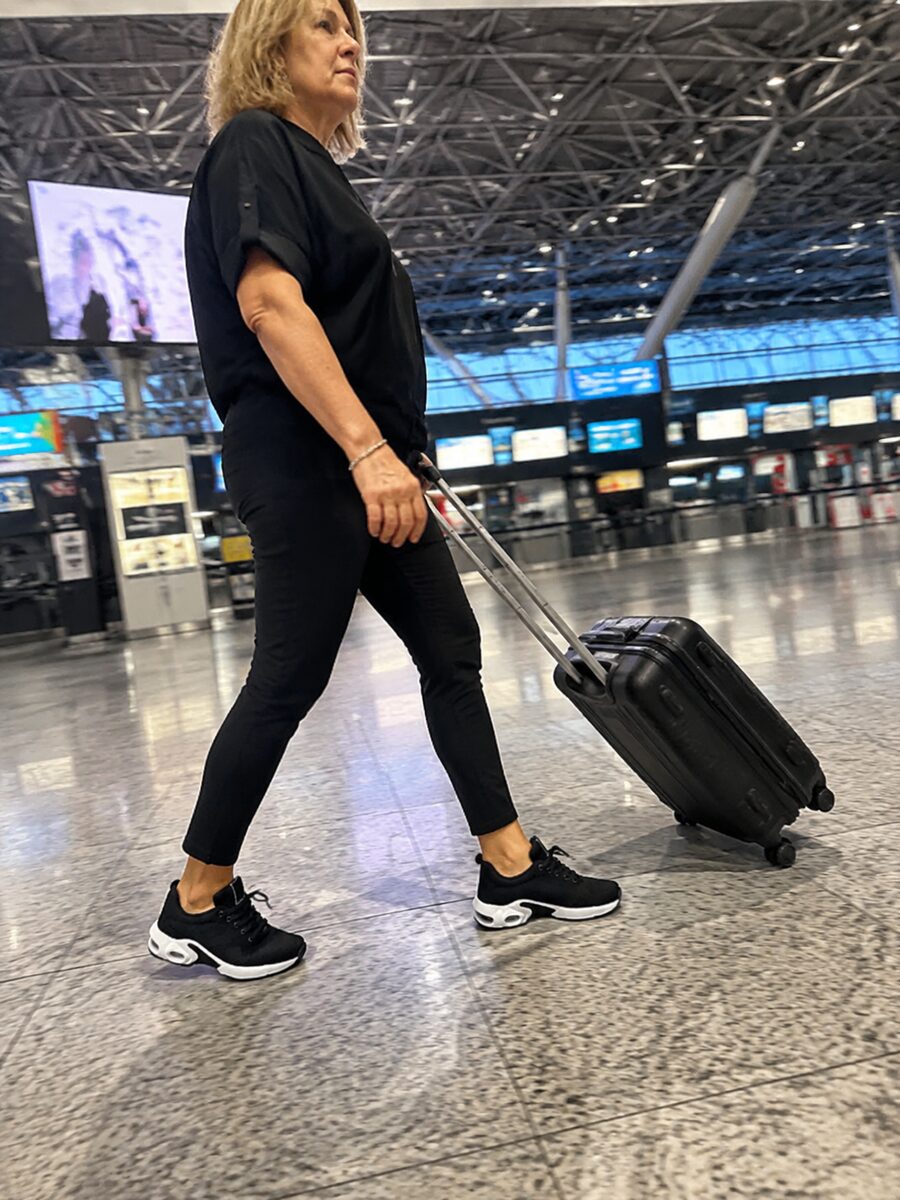 Arianna sneakers ergonomiche — foto lifestyle 43