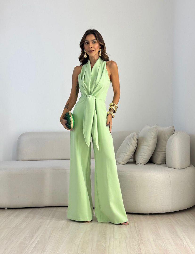 Carol · Mono elegante de corte favorecedor